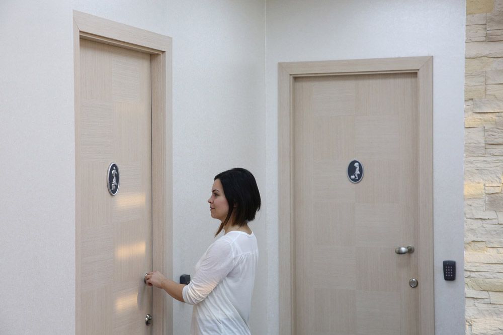 Decorative Restroom Signs Bronze Men & Women Set Displays Outlet