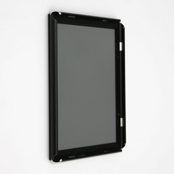 8-5x11-snap-poster-frame-059-inch-black-profile-mitred-corner4